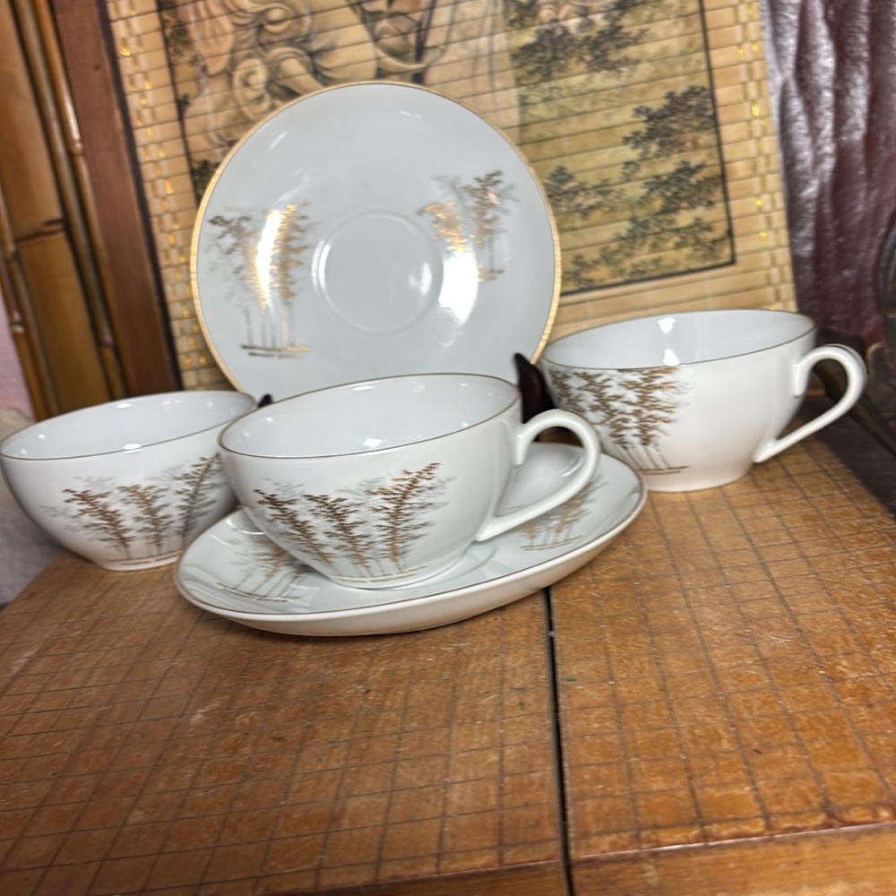 Arita Fukagawa Golden Bamboo White Porcelain Tea Set 3 Cups 2 Saucers Japan